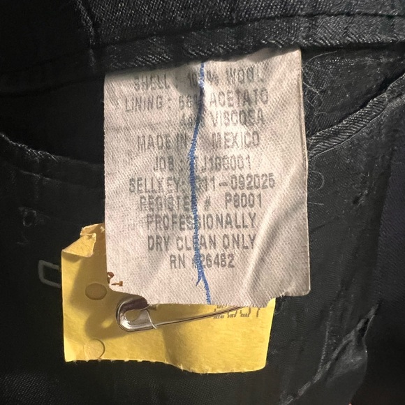 CLAIBORNE NAVY BLUE SPORTS JACKET- MENS- VINTAGE- 48L - Picture 6 of 9